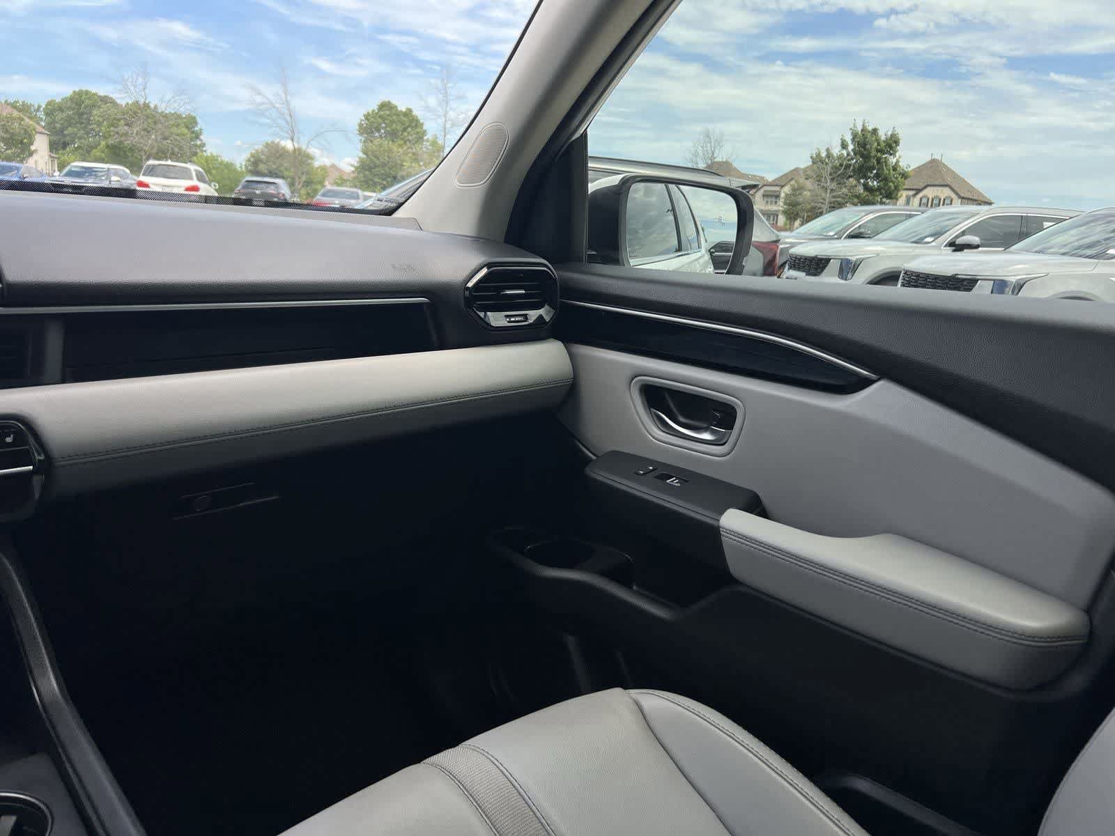 Used 2025 Honda Pilot EX-L image 5