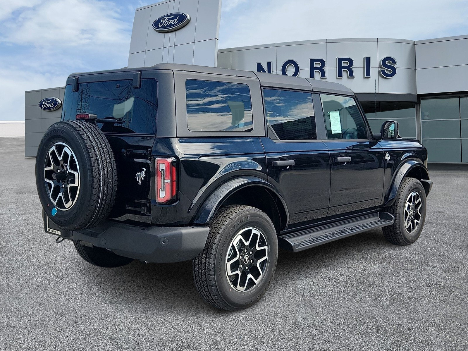 New 2026 Ford Bronco Outer Banks AWD/4WD image 4