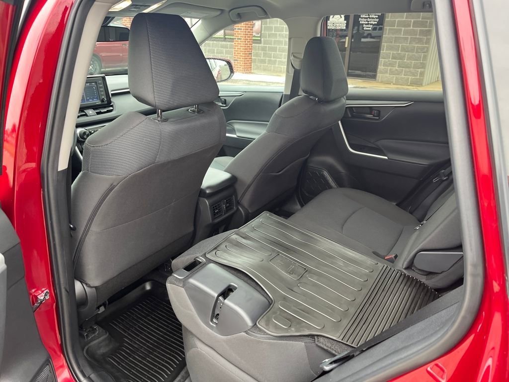 Used 2022 Toyota RAV4 LE image 24