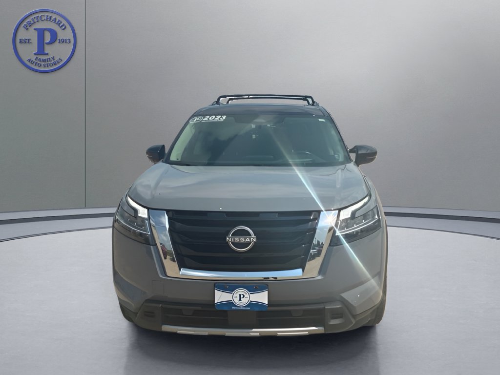 Used 2023 Nissan Pathfinder Platinum AWD/4WD image 2