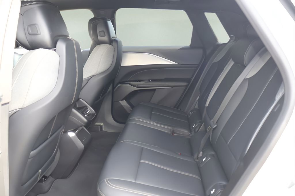 Certified 2024 Cadillac Lyriq Tech RWD image 13
