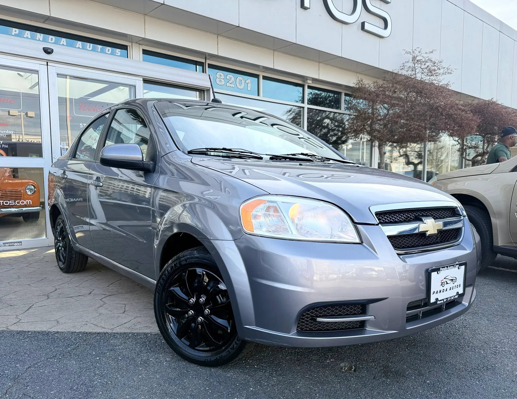 Used 2011 Chevrolet Aveo LT w/ Power and Convenience Package FWD image 1