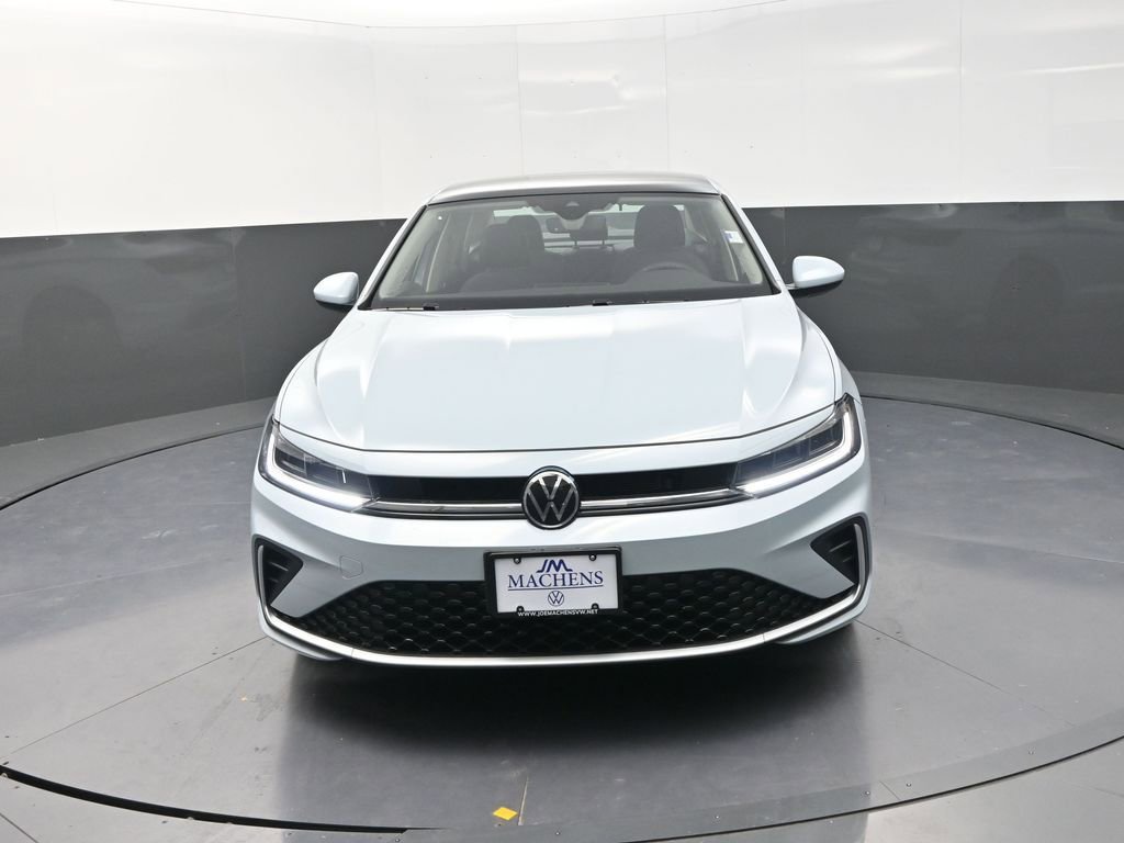 New 2026 Volkswagen Jetta SE image 2
