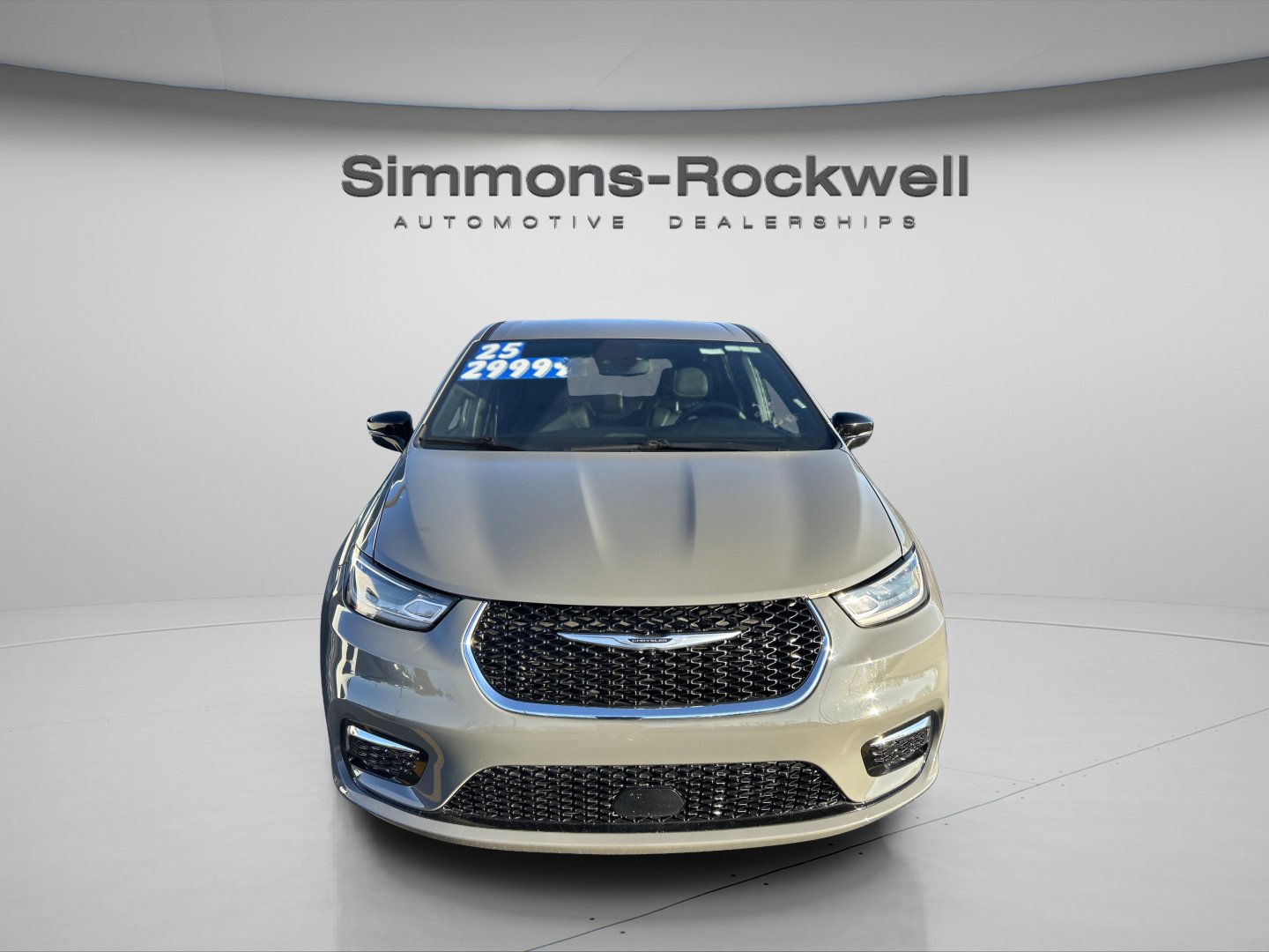 Used 2025 Chrysler Pacifica Select image 1