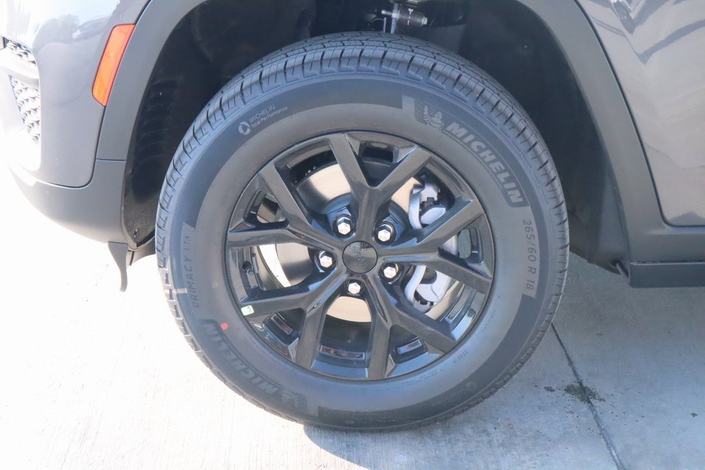 New 2025 Jeep Grand Cherokee Altitude image 17