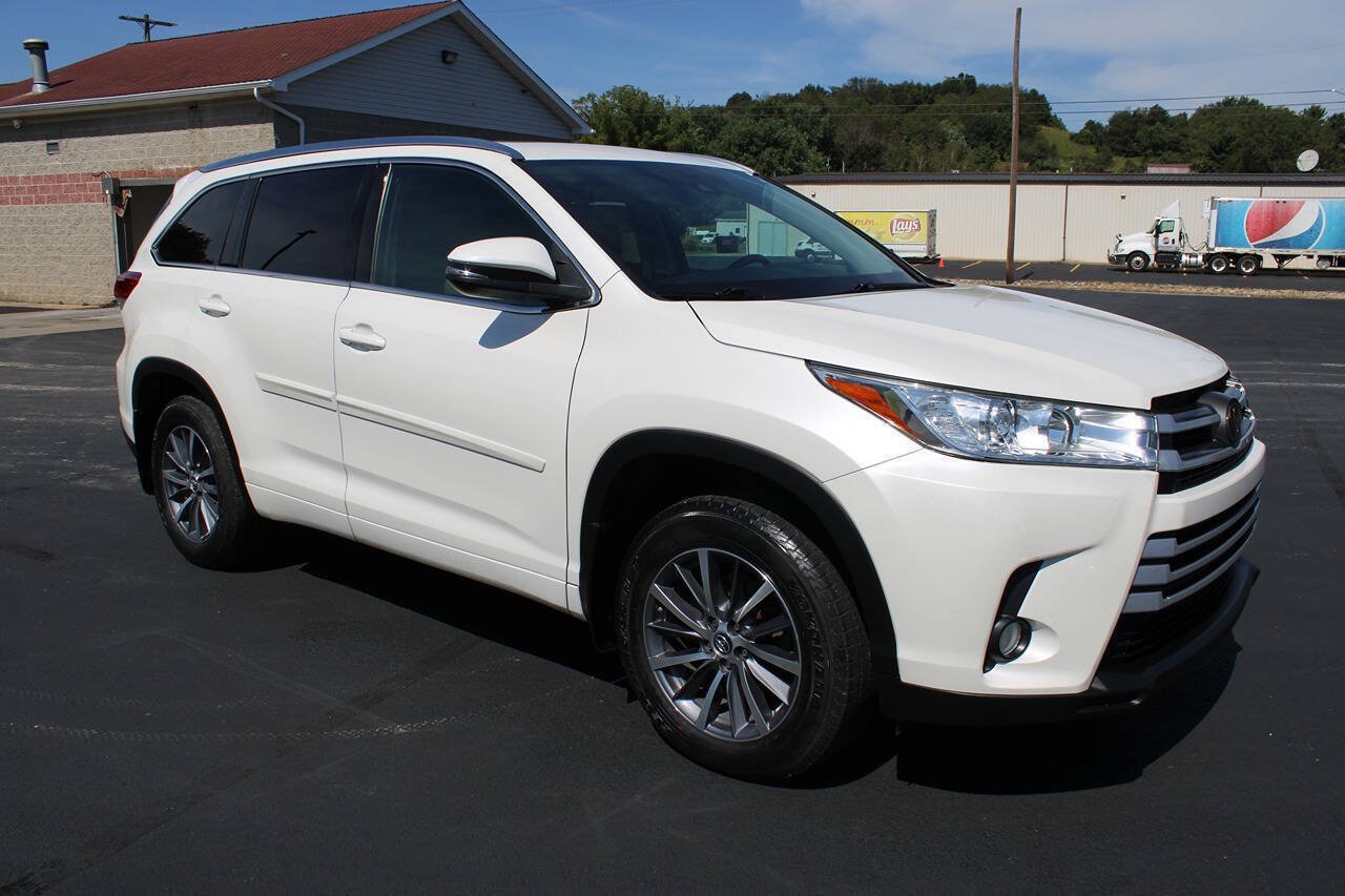 Used 2018 Toyota Highlander XLE AWD/4WD image 8