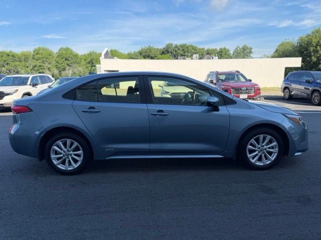 Used 2024 Toyota Corolla LE w/ LE Convenience Package AWD/4WD image 5