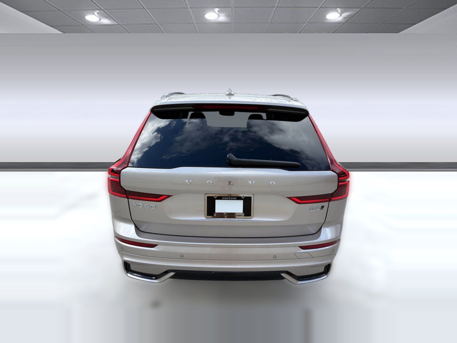 Certified 2026 Volvo XC60 B5 Plus w/ Climate Package AWD/4WD image 10