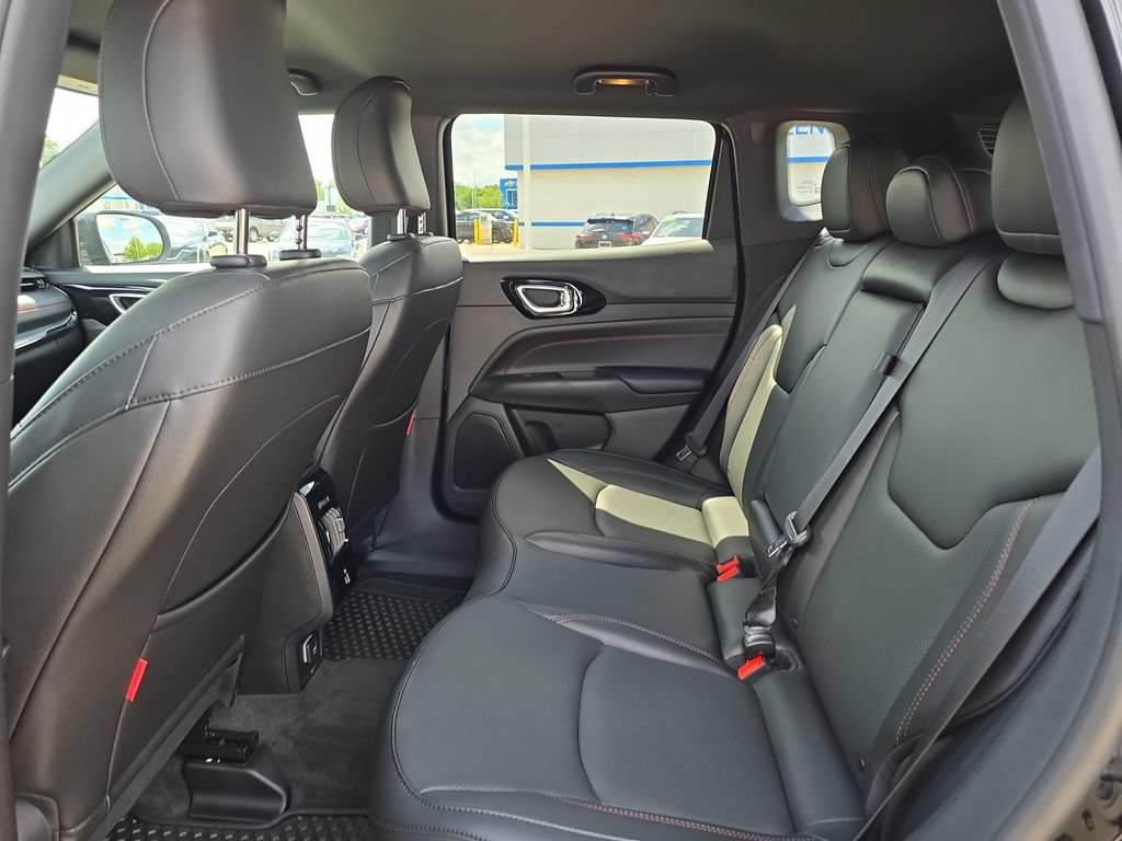 Used 2024 Jeep Compass Trailhawk w/ Trailhawk Elite Group AWD/4WD image 31