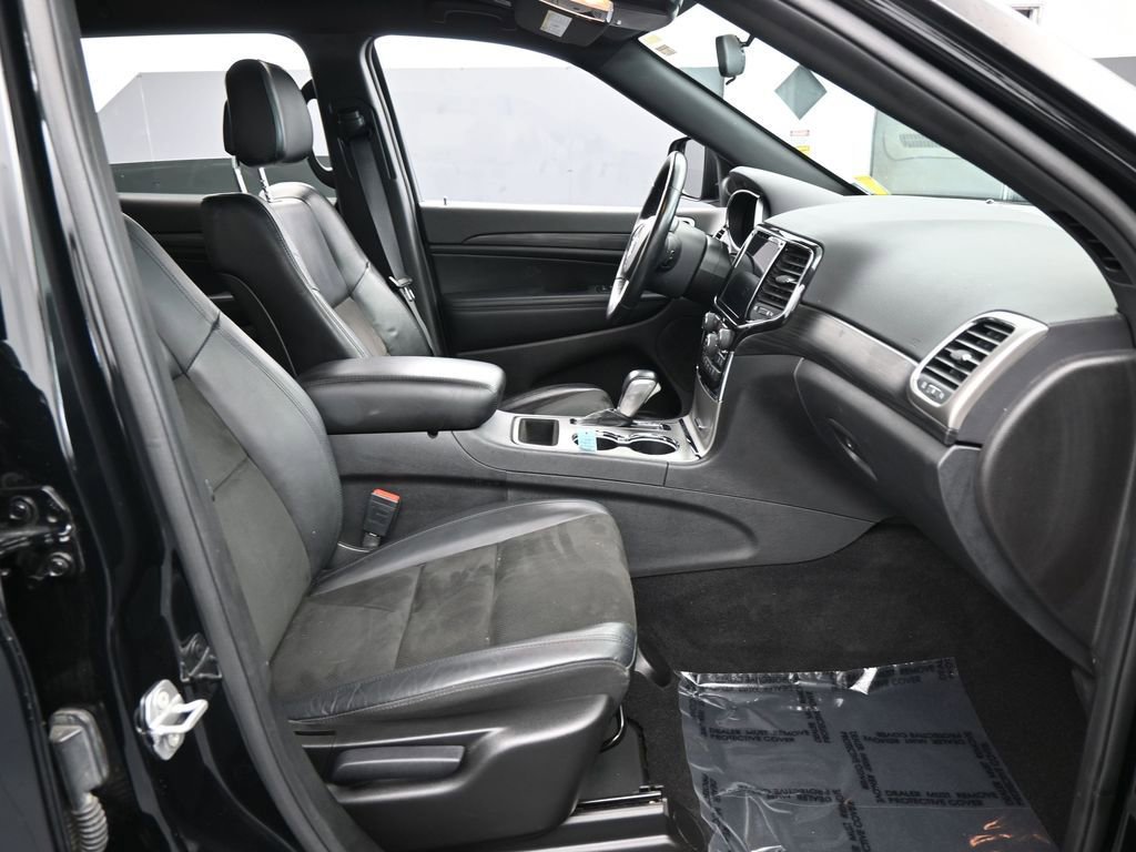 Used 2021 Jeep Grand Cherokee Laredo X RWD image 37