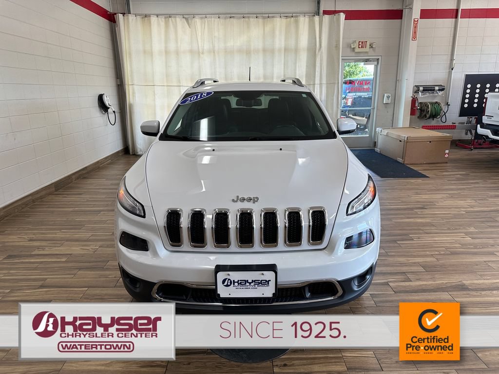 Used 2018 Jeep Cherokee Limited w/ Trailer Tow Group AWD/4WD image 7