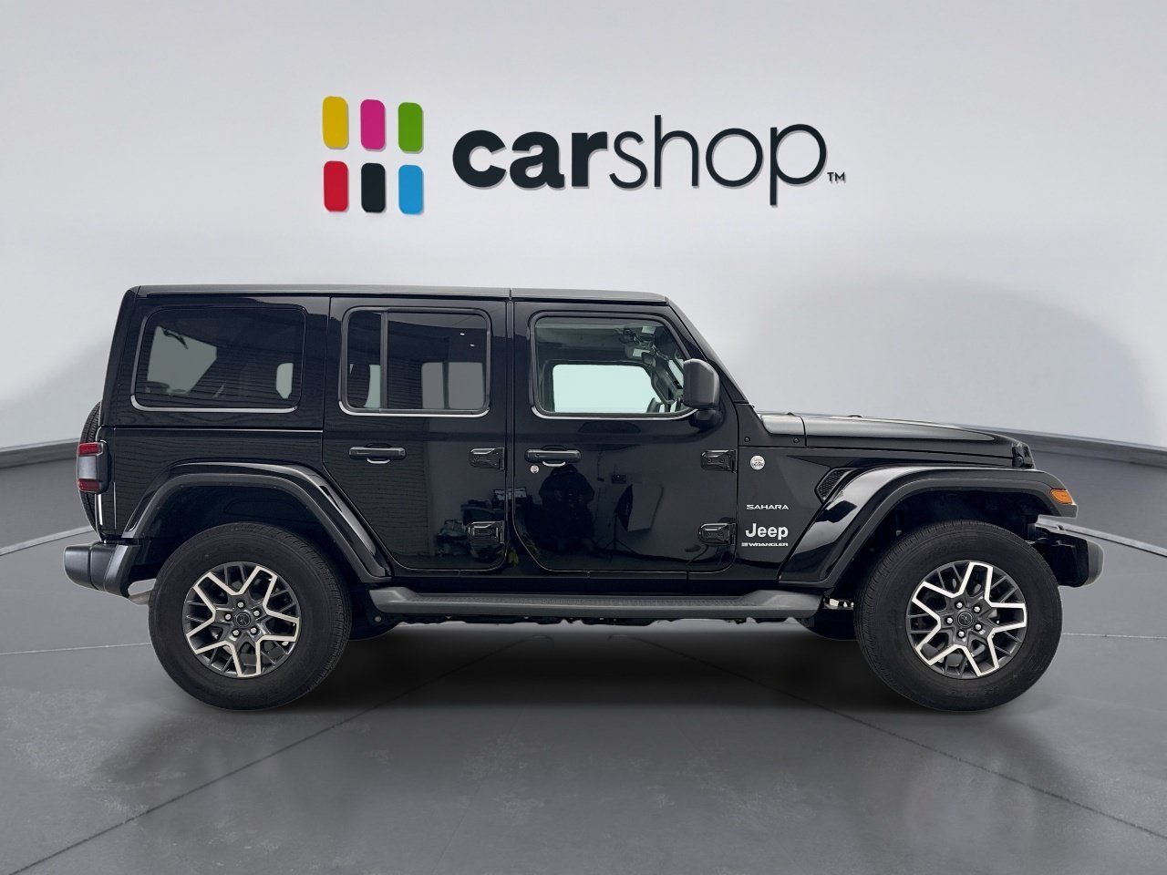 Used 2024 Jeep Wrangler Unlimited Sahara AWD/4WD image 6