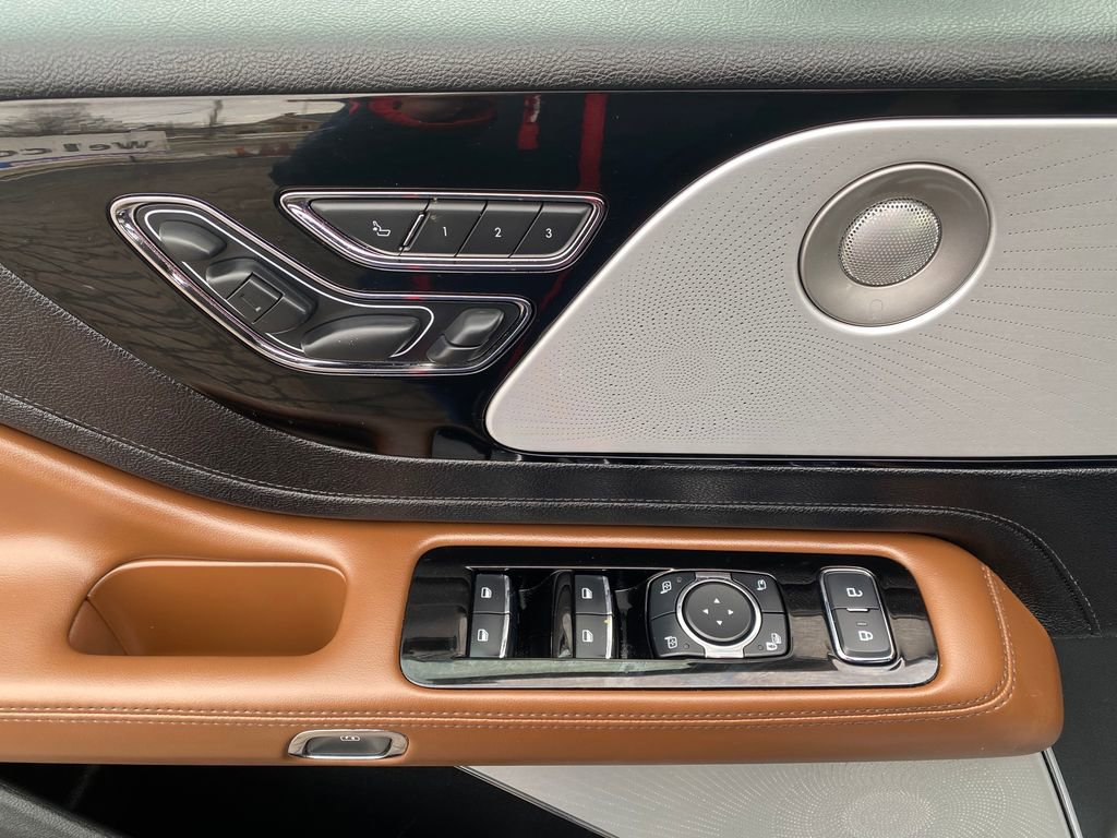 Used 2024 Lincoln Aviator Reserve w/ Equipment Group 201A image 13