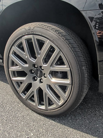 Used 2025 GMC Yukon Denali Ultimate AWD/4WD image 10