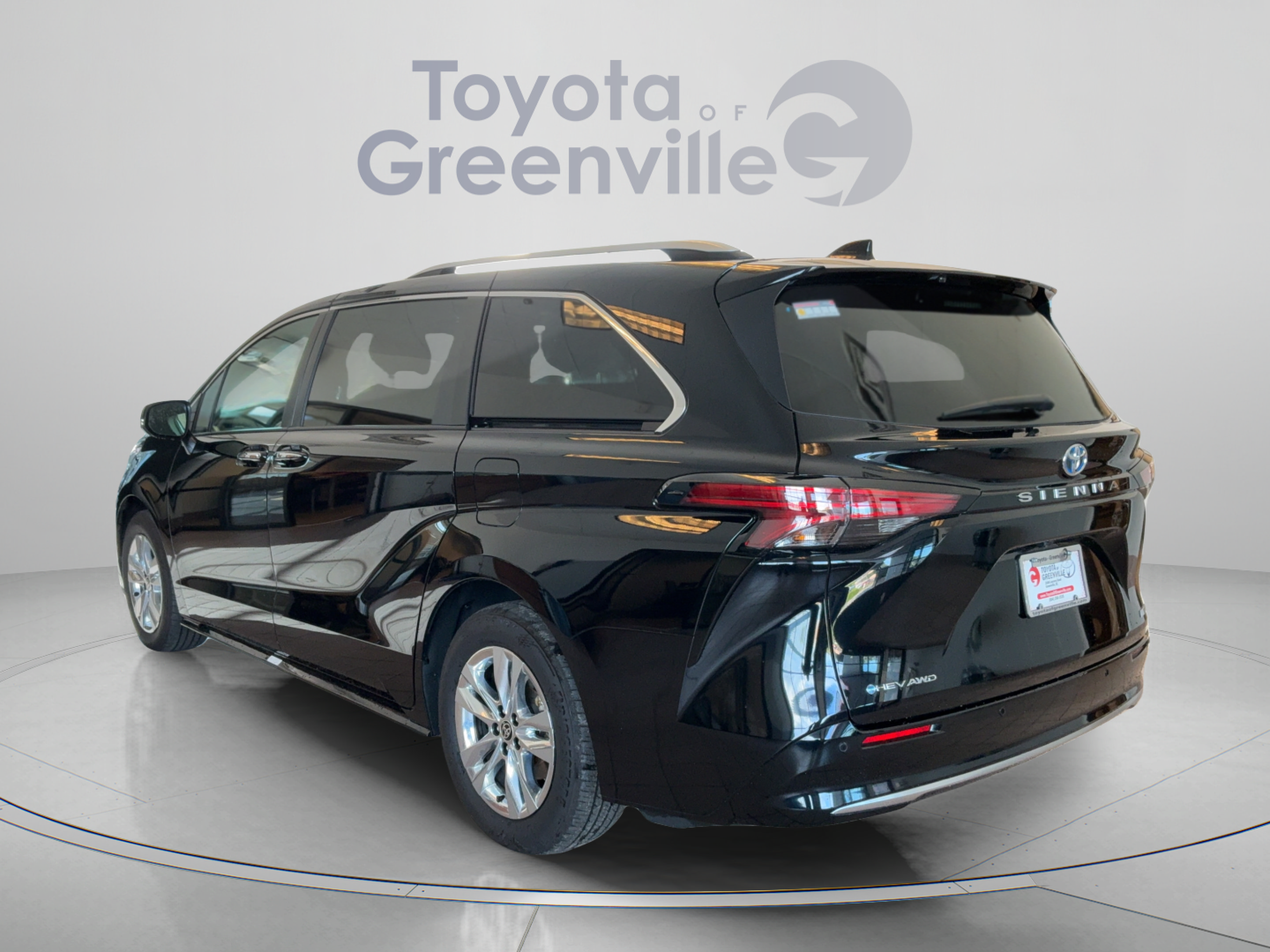 Certified 2025 Toyota Sienna Limited AWD/4WD image 4