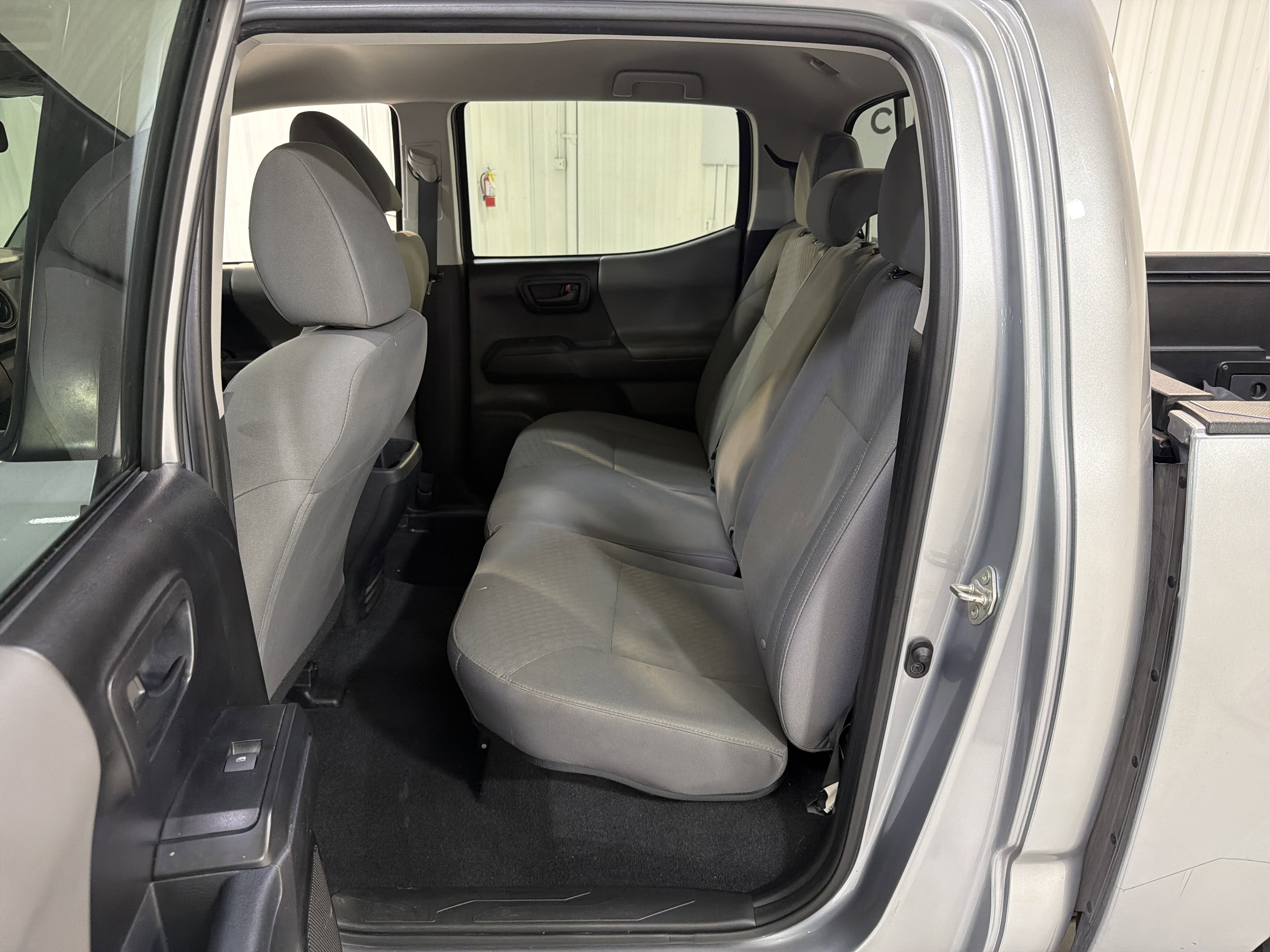 Used 2020 Toyota Tacoma SR w/ SR Convenience Package image 11