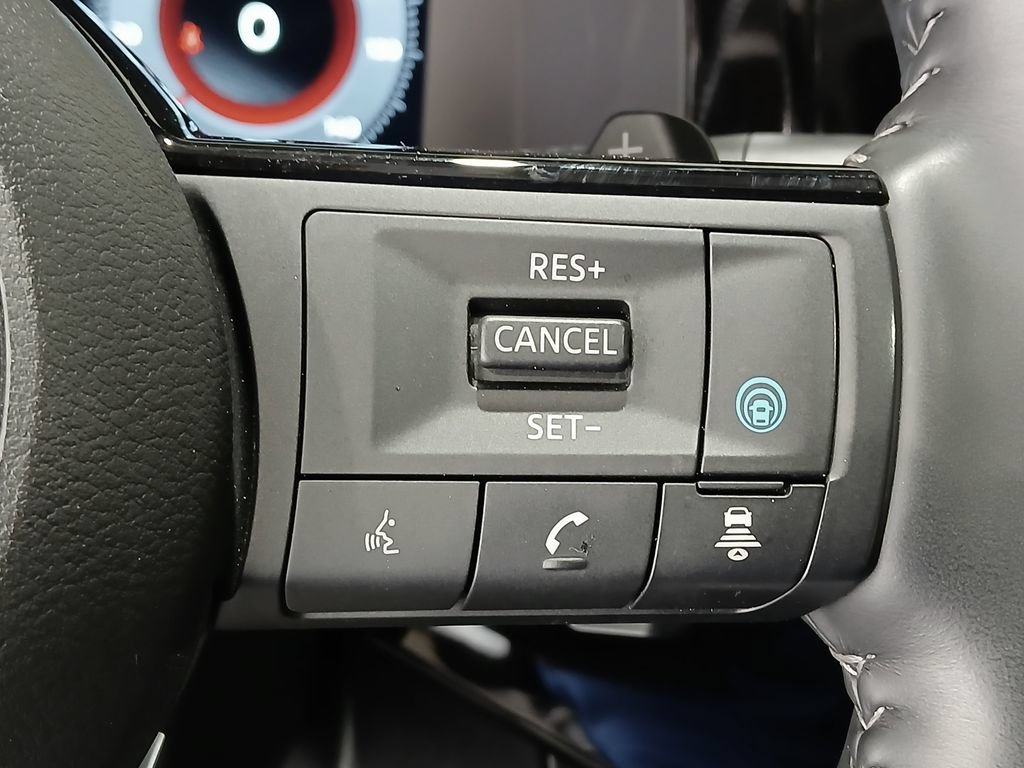 Used 2025 Nissan Pathfinder Platinum w/ Cargo Package AWD/4WD image 31