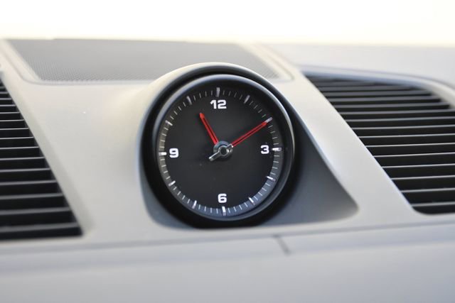 Used 2022 Porsche Cayenne Platinum Edition image 23