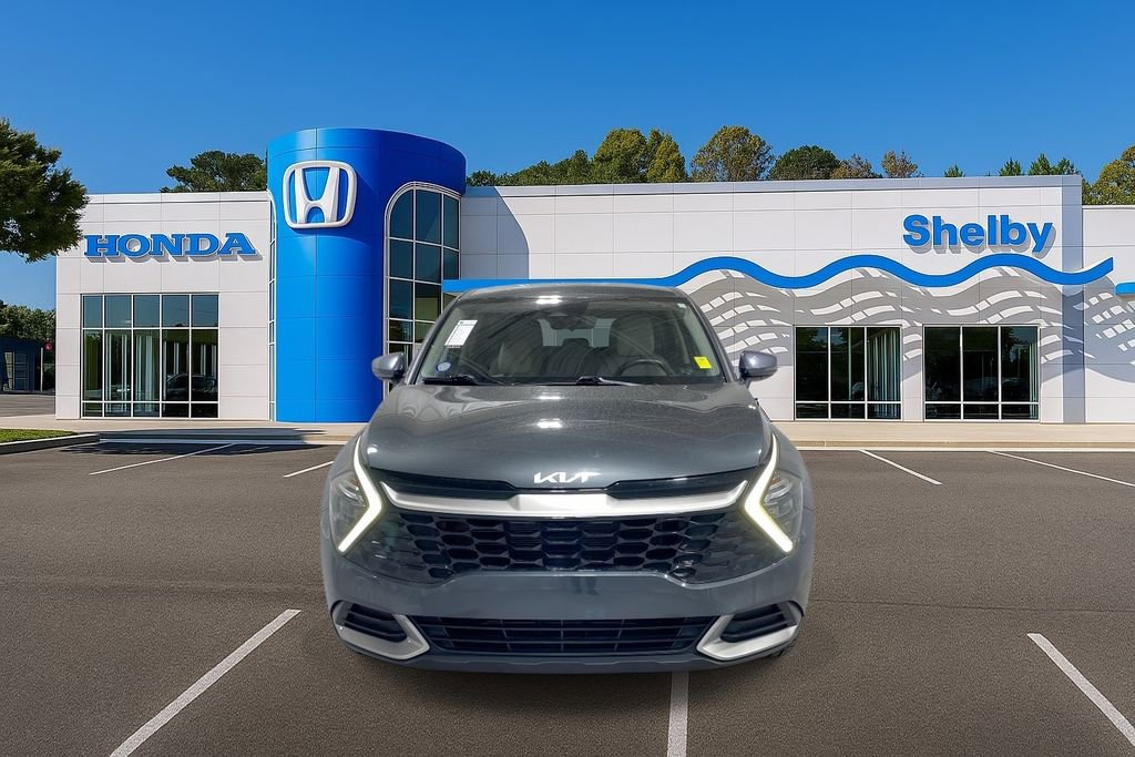 Used 2023 Kia Sportage EX image 3