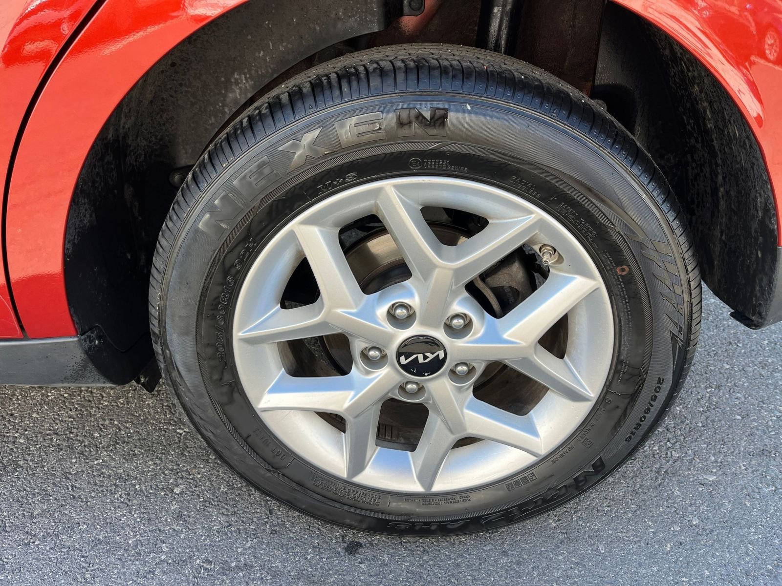Used 2025 Kia Soul LX w/ LX Technology Package FWD image 28