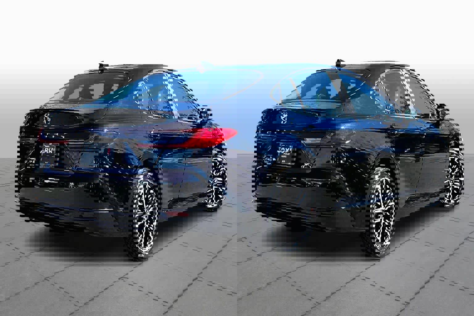 Used 2025 Toyota Camry XLE w/ Premium Package image 13