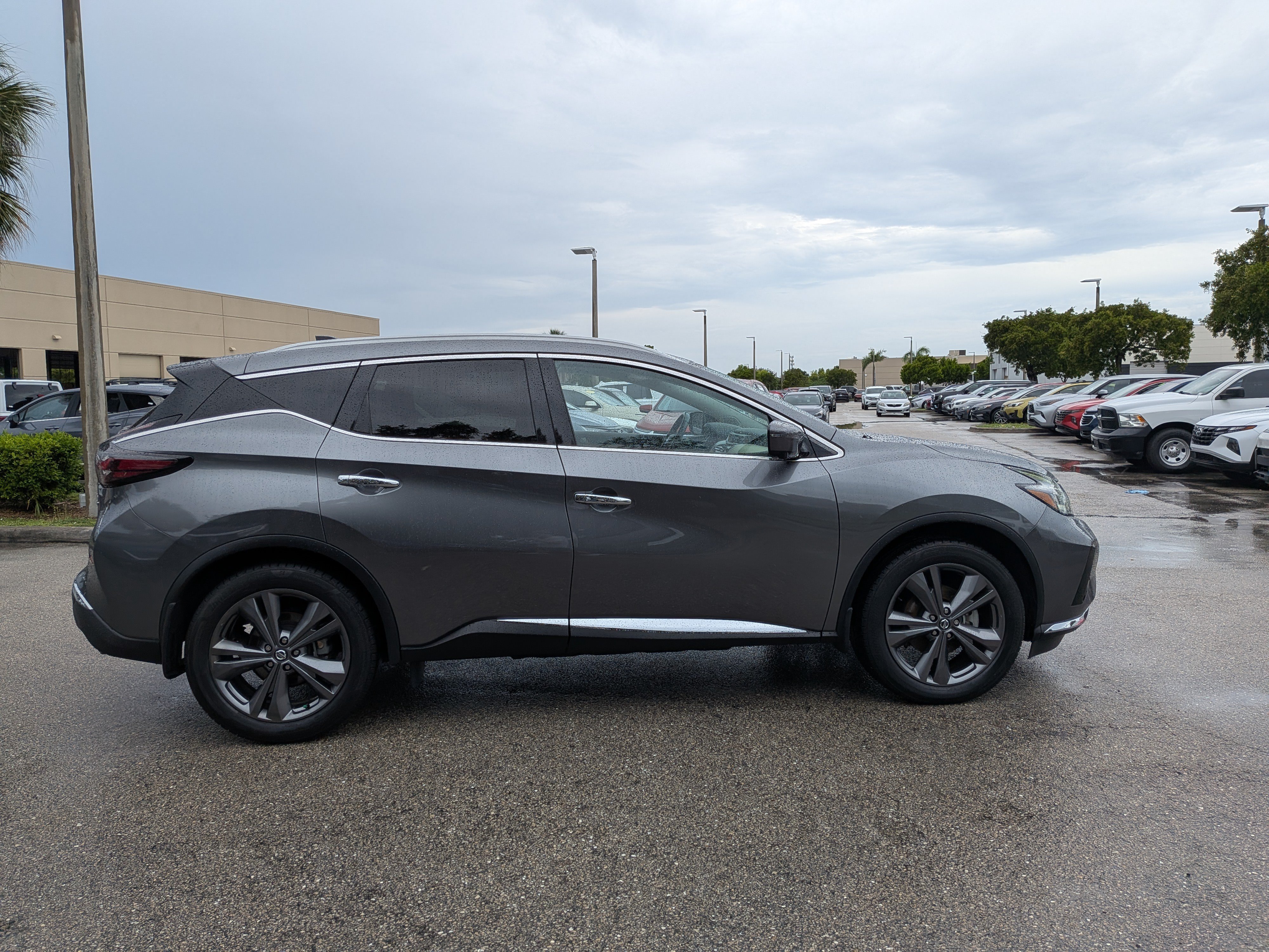 Used 2022 Nissan Murano Platinum w/ Cargo Package AWD/4WD image 3