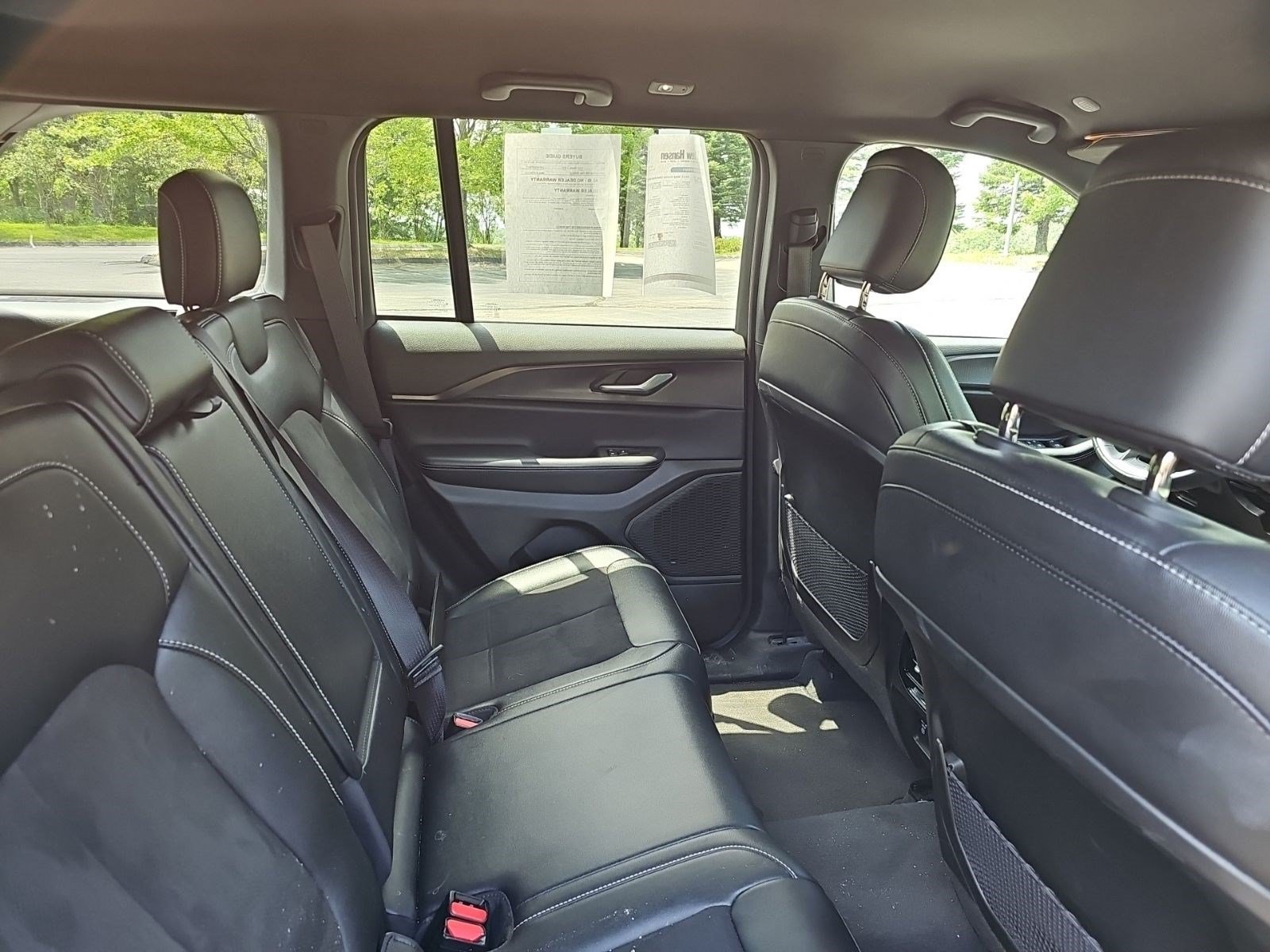 Used 2023 Jeep Grand Cherokee Altitude AWD/4WD image 15