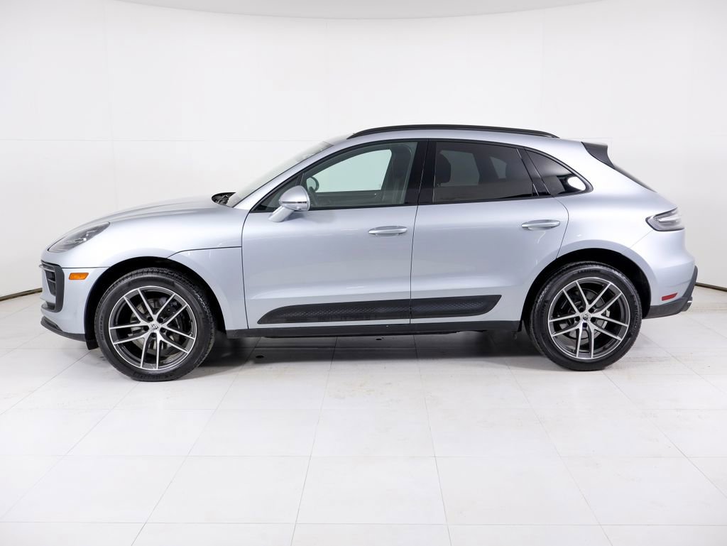 Certified 2024 Porsche Macan w/ Premium Plus Package image 2