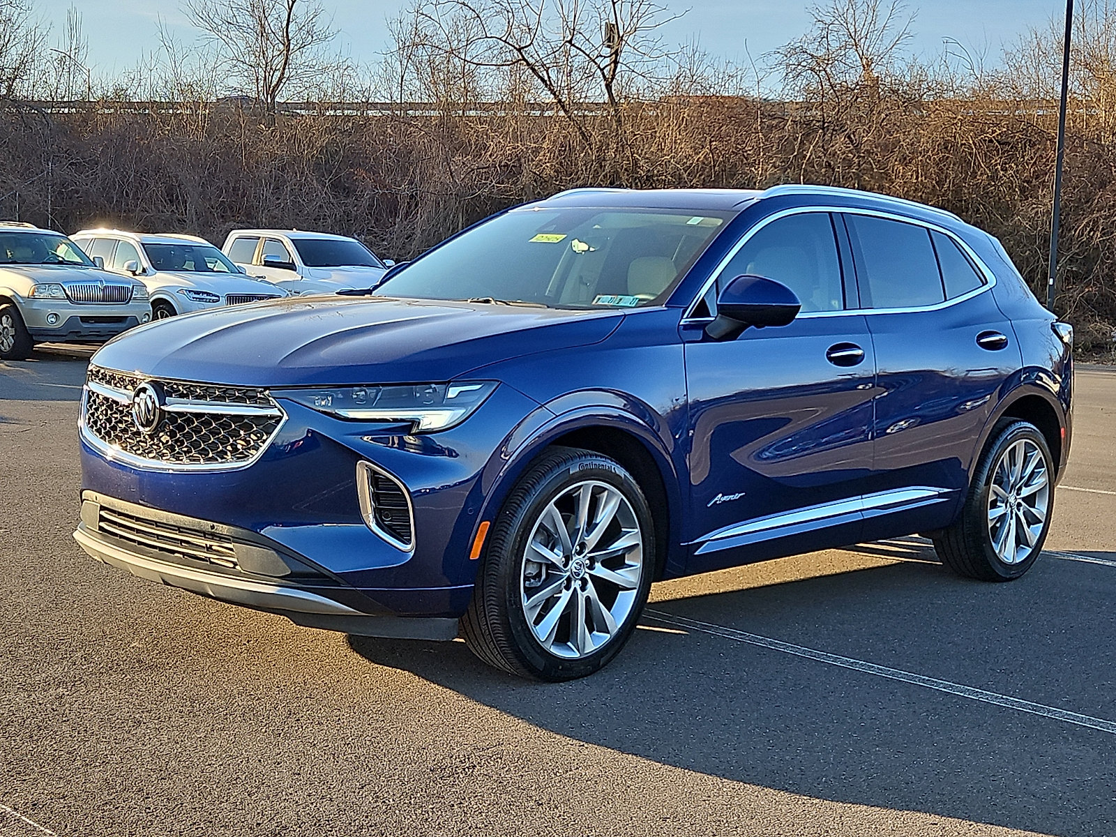 Certified 2022 Buick Envision Avenir w/ Technology Package II image 3