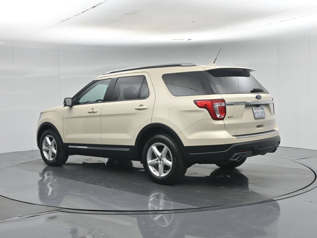 Certified 2018 Ford Explorer XLT w/ Equipment Group 201A FWD image 7