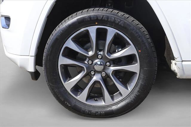 Used 2017 Jeep Grand Cherokee Overland AWD/4WD image 9