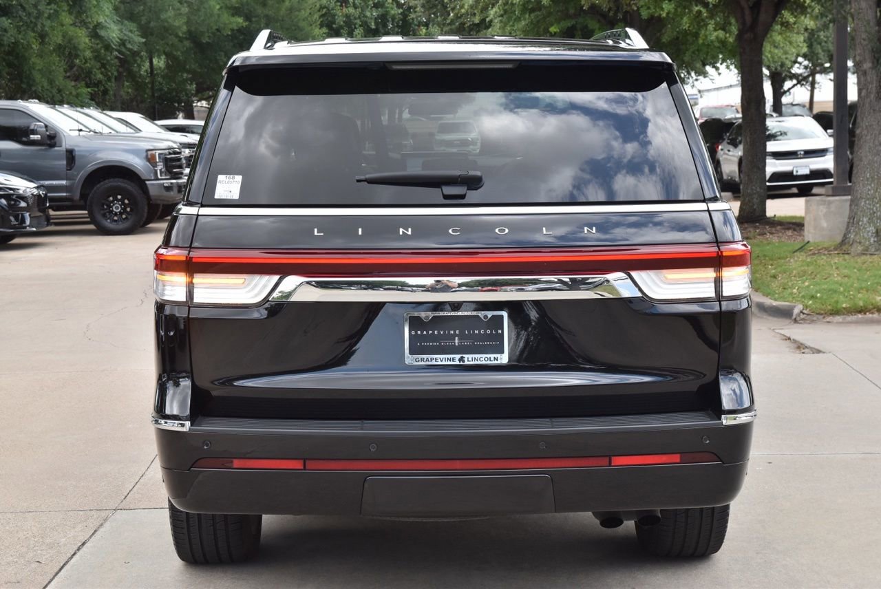 Certified 2024 Lincoln Navigator Reserve AWD/4WD image 9