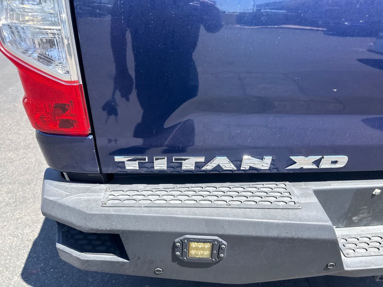 Used 2016 Nissan Titan PRO-4X w/ Pro-4x Convenience Package AWD/4WD image 15
