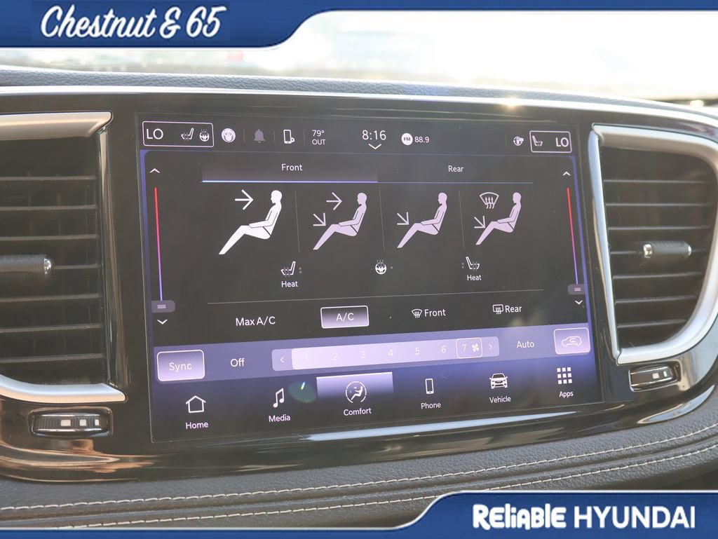 Used 2023 Chrysler Pacifica Touring-L AWD/4WD image 35