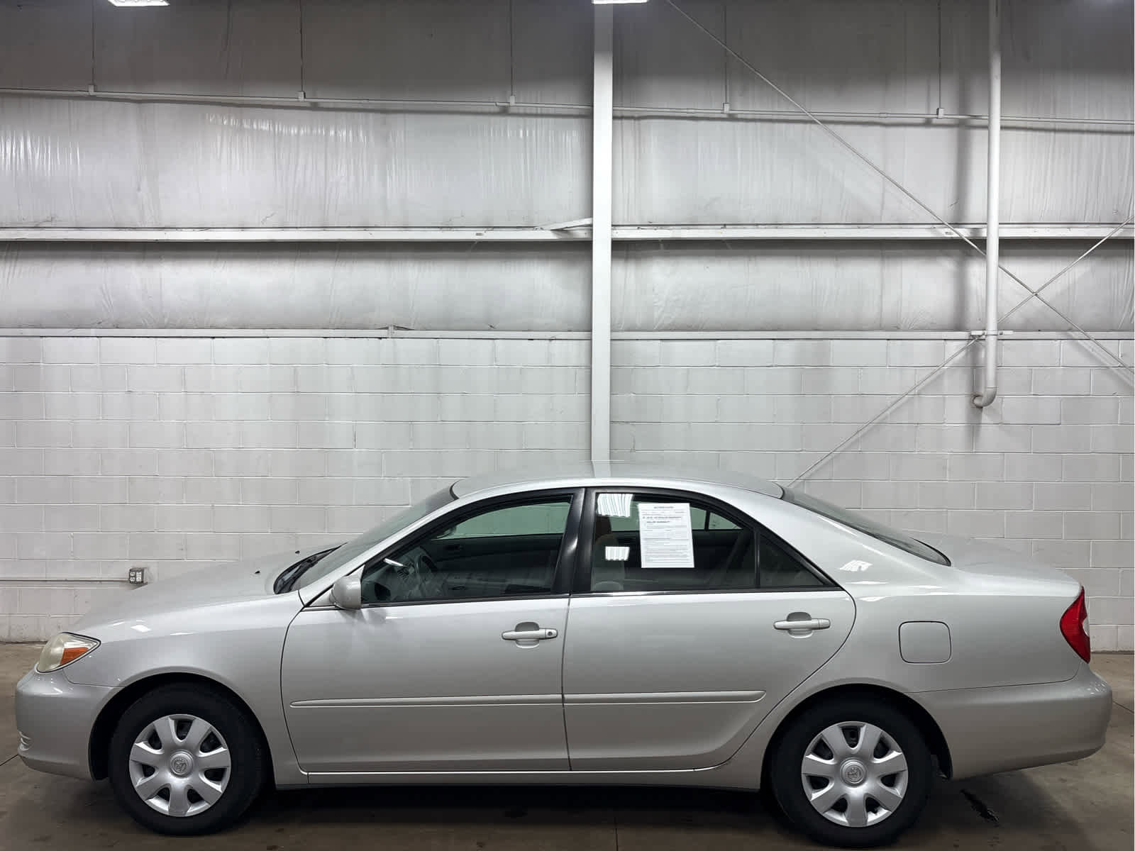 Used 2002 Toyota Camry LE image 2