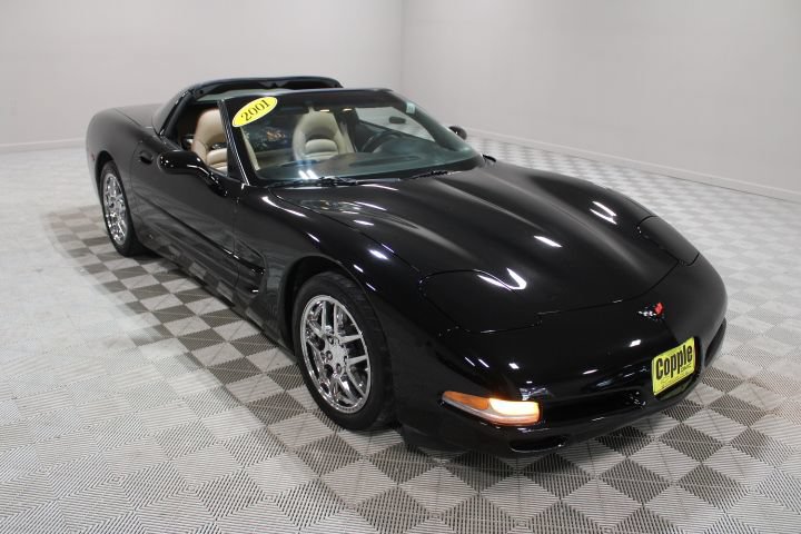 Used 2001 Chevrolet Corvette Coupe w/ Preferred Equipment Group1 RWD image 35