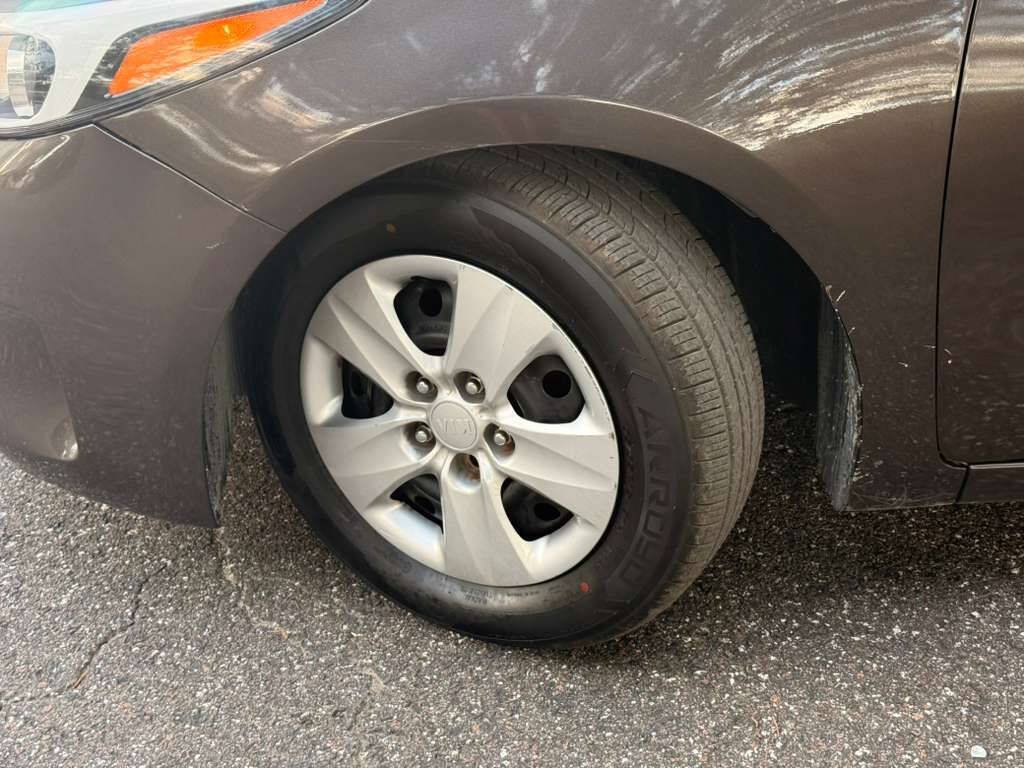 Used 2018 Kia Forte LX FWD image 18