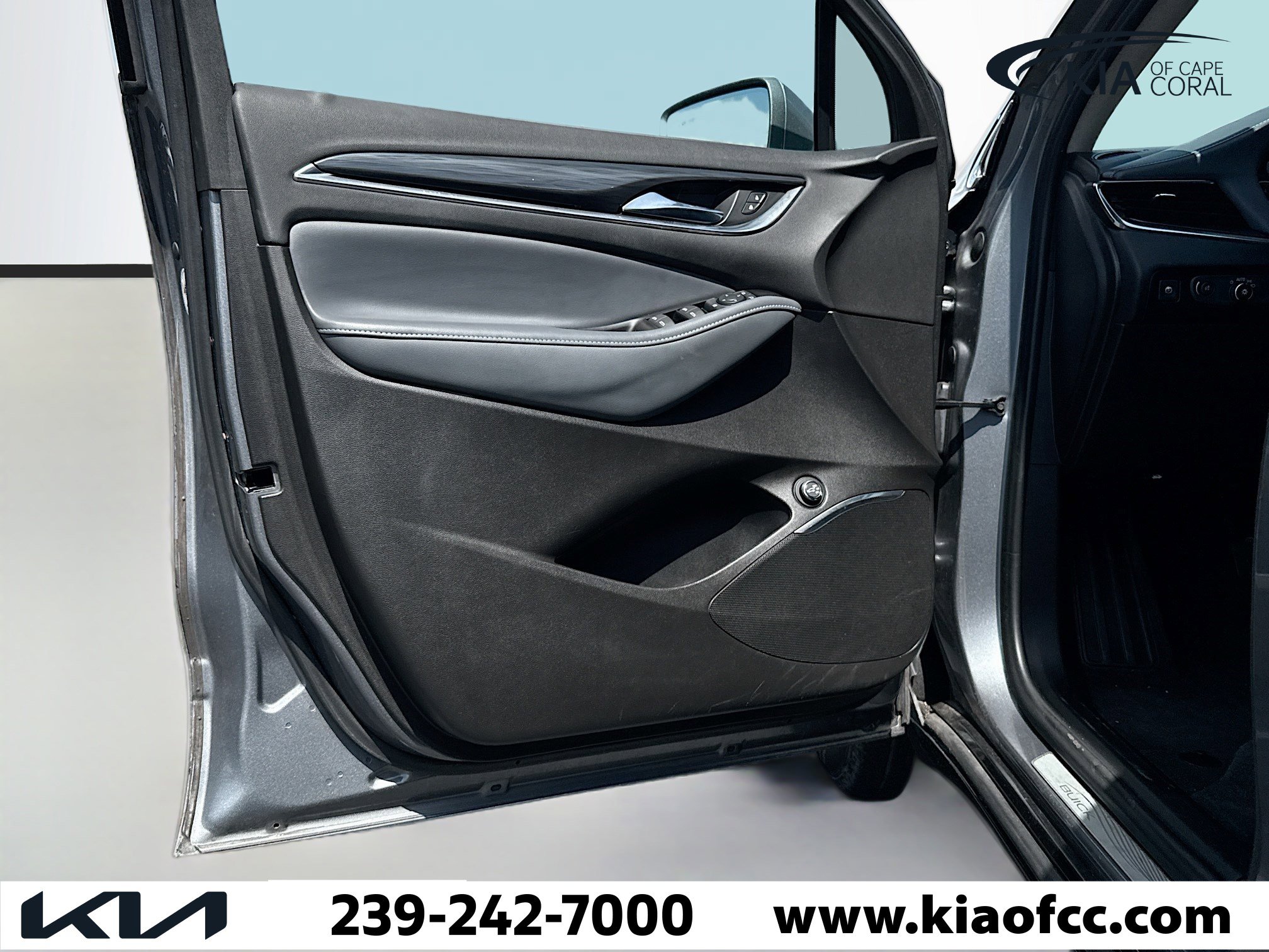 Used 2019 Buick Enclave Essence image 23