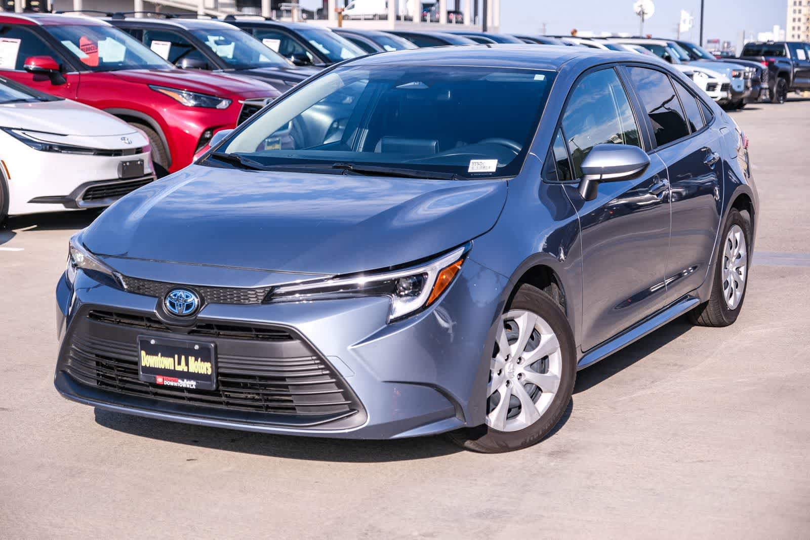 Used 2025 Toyota Corolla LE FWD image 1