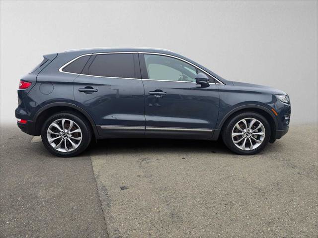 Used 2019 Lincoln MKC Select w/ Select Plus Package FWD image 2