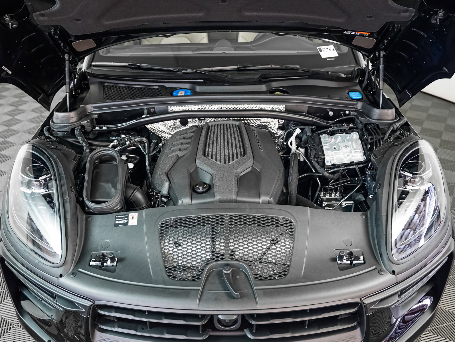 New 2026 Porsche Macan image 13