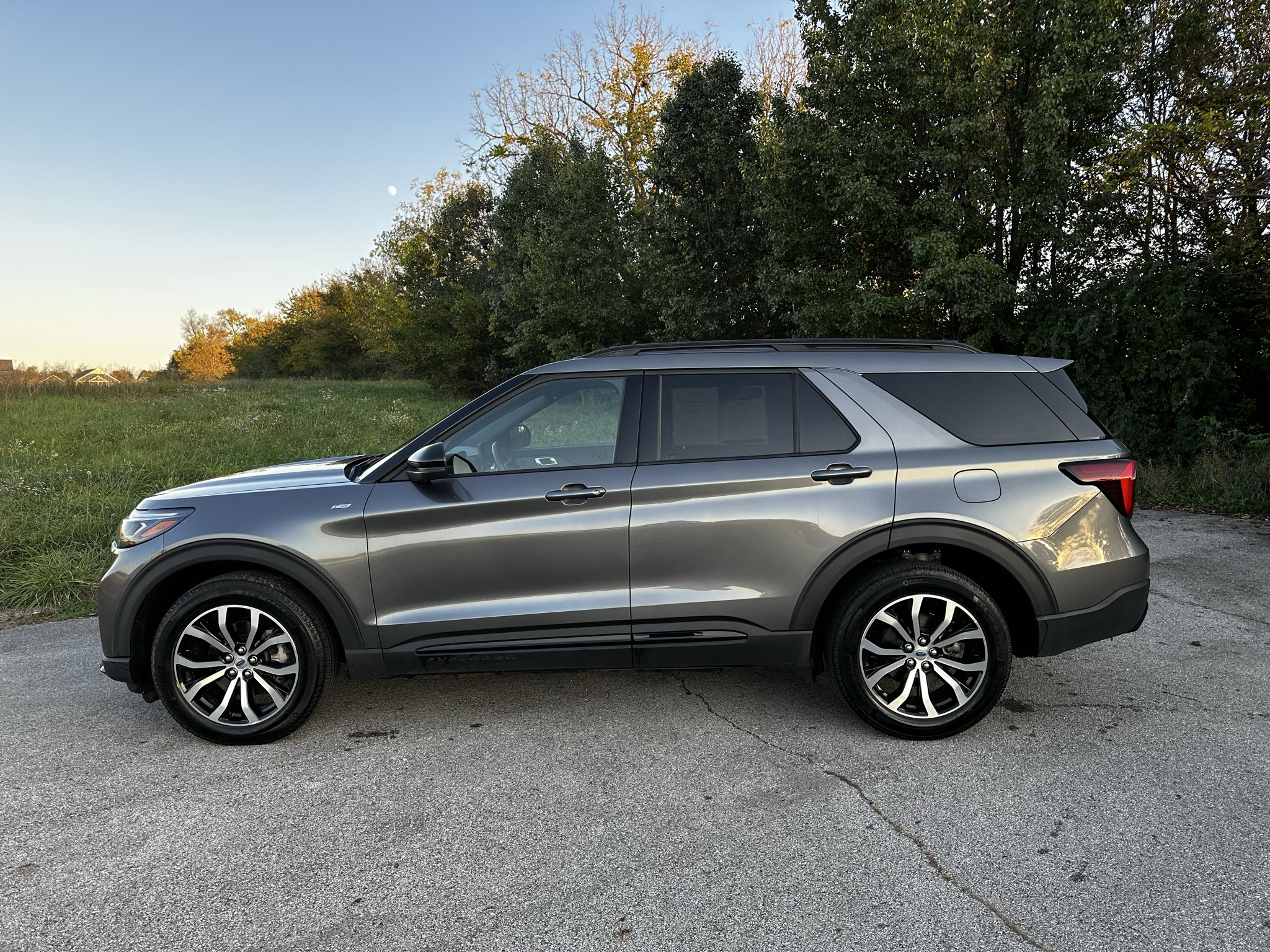 Used 2026 Ford Explorer ST-Line AWD/4WD image 3