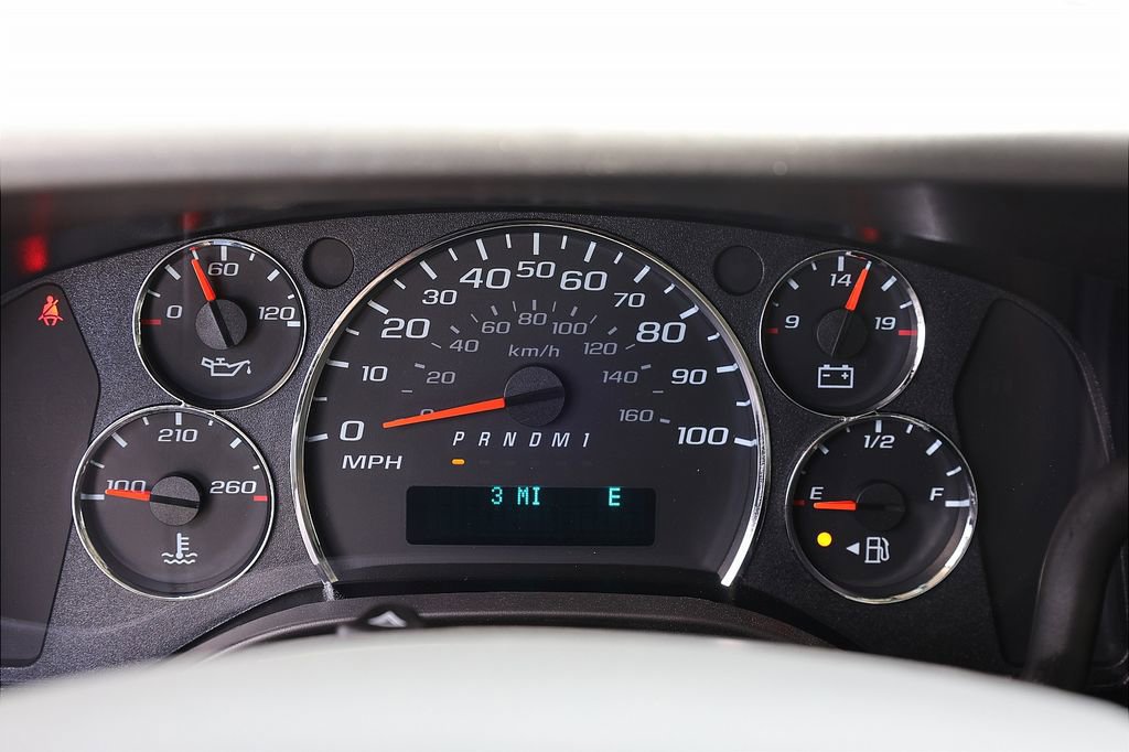 New 2026 Chevrolet Express 2500 w/ Driver Convenience Package RWD image 29