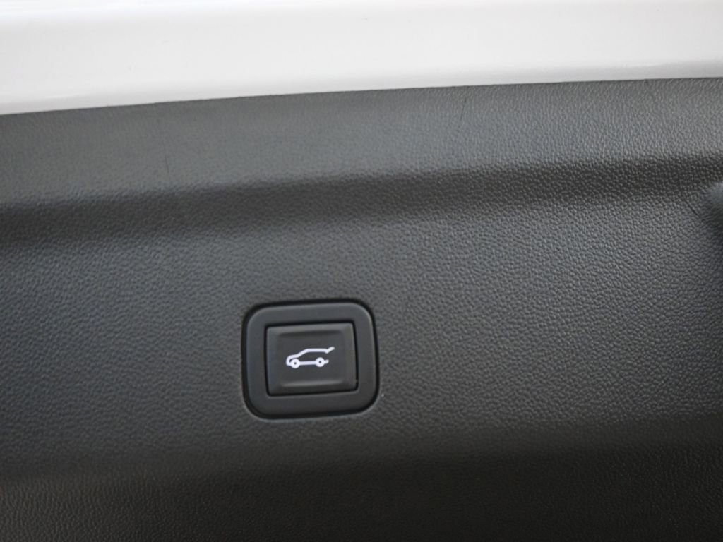 Used 2024 Chevrolet Tahoe Premier image 9