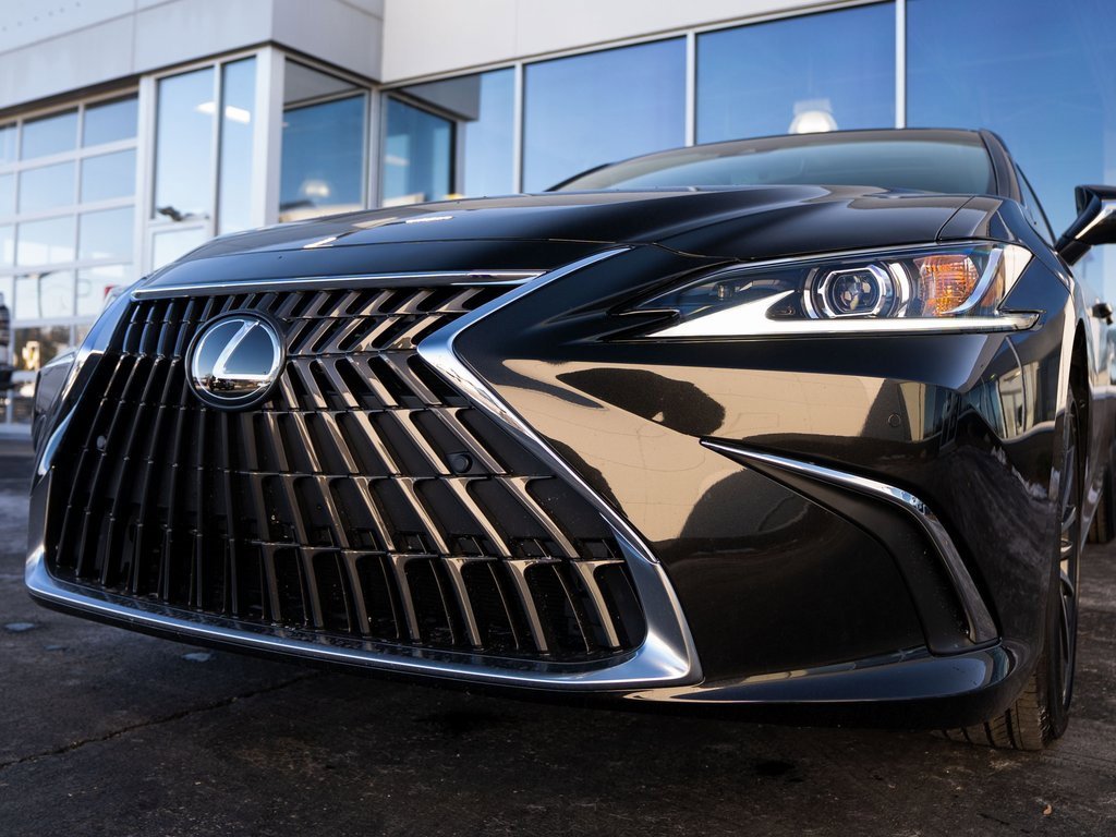 New 2025 Lexus ES 350 w/ Premium Package image 9