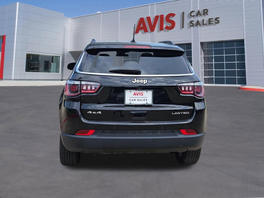 Used 2025 Jeep Compass Limited AWD/4WD image 5