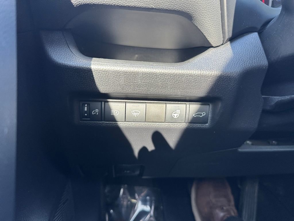 Used 2020 Toyota RAV4 XLE w/ Convenience Package AWD/4WD image 27