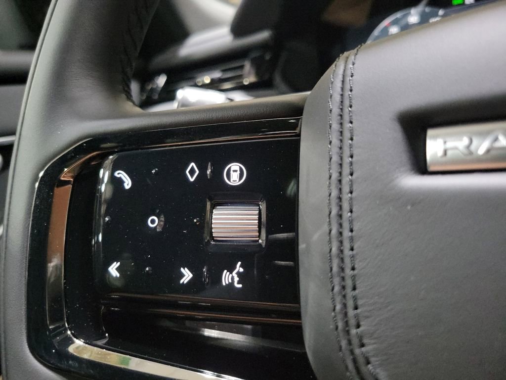 New 2026 Land Rover Range Rover Velar Dynamic SE image 15