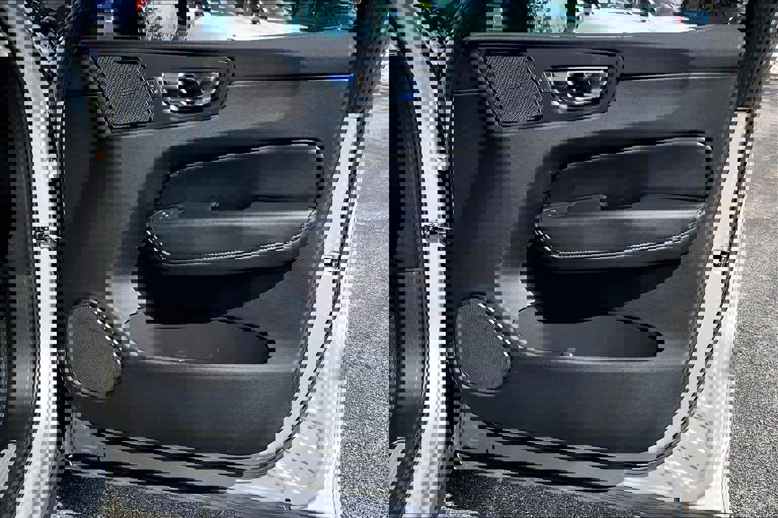 Certified 2023 Volvo XC60 B5 Plus w/ Climate Package image 22