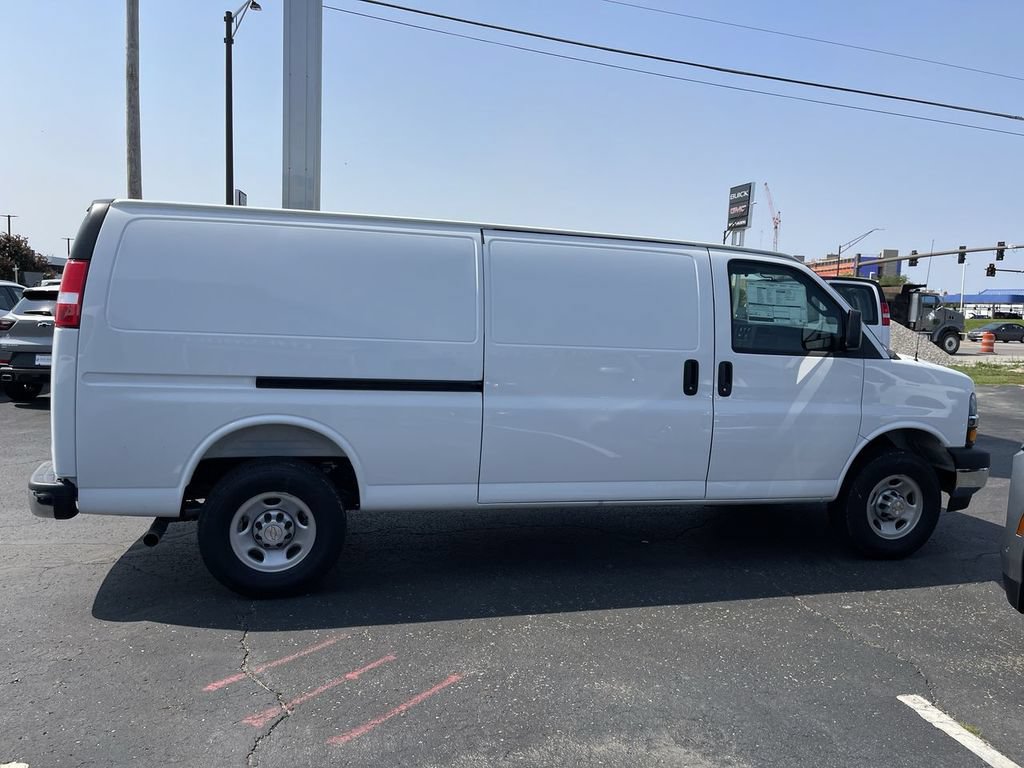 New 2025 Chevrolet Express 3500 Extended w/ Driver Convenience Package RWD image 5